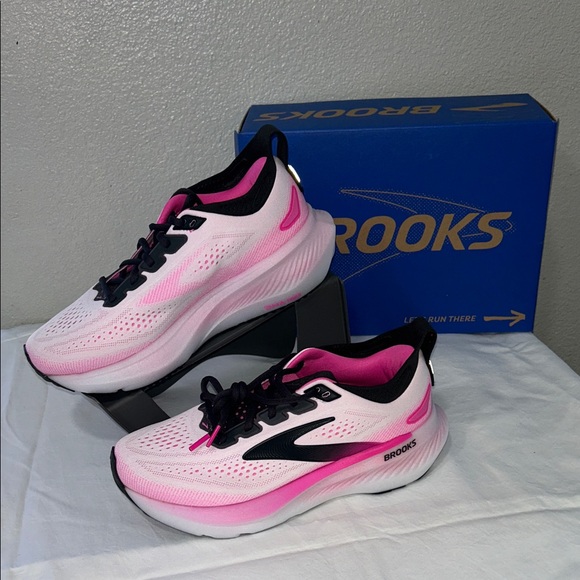 Brooks Women's Glycerin 23 in Pink and Black - Picture 2 of 9